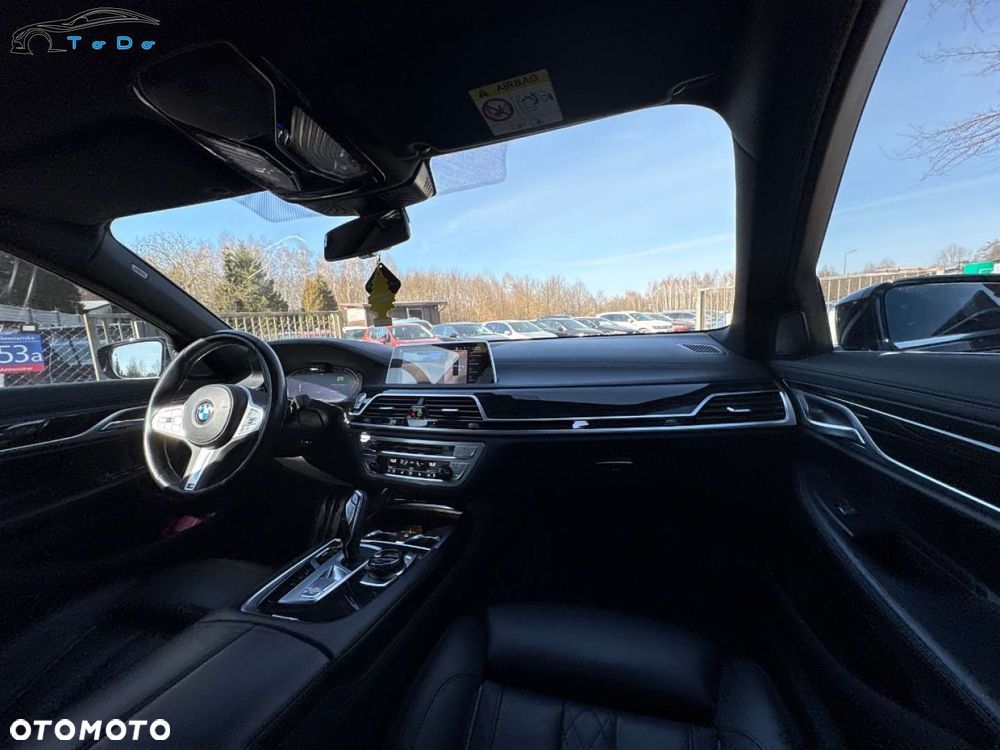 BMW Seria 7 750i xDrive sport - 40