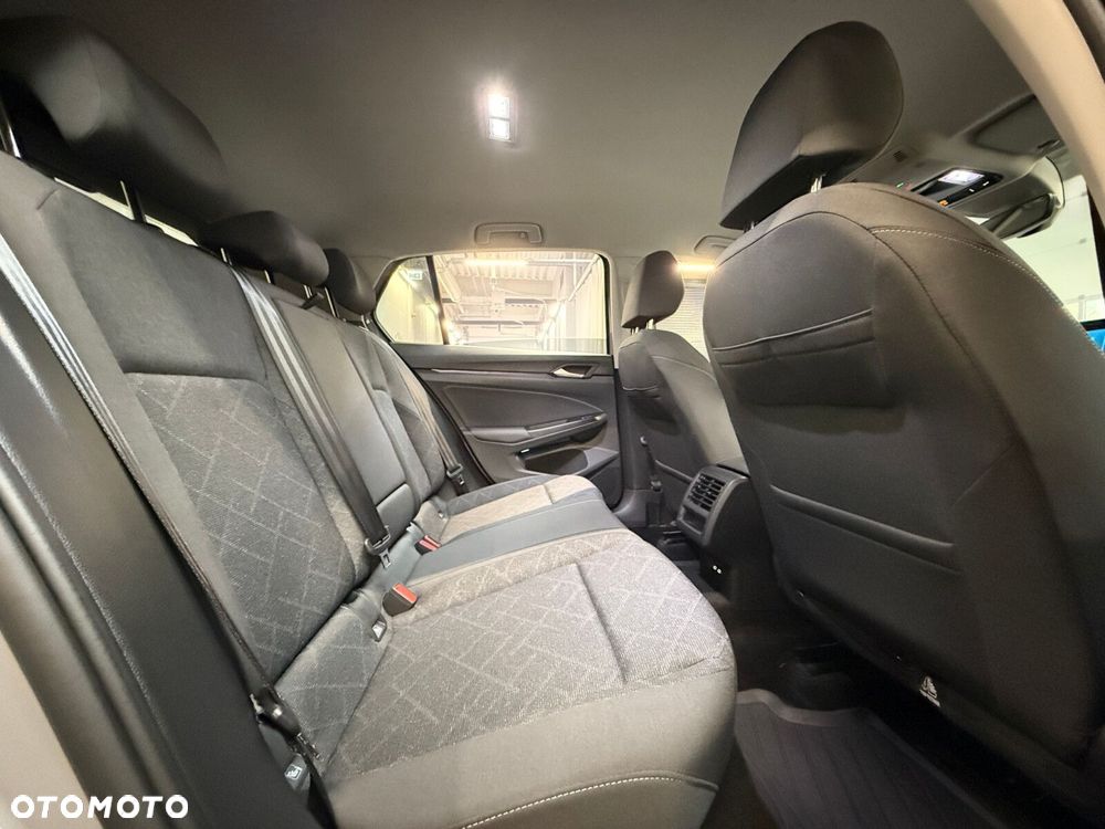 Volkswagen Golf - 24
