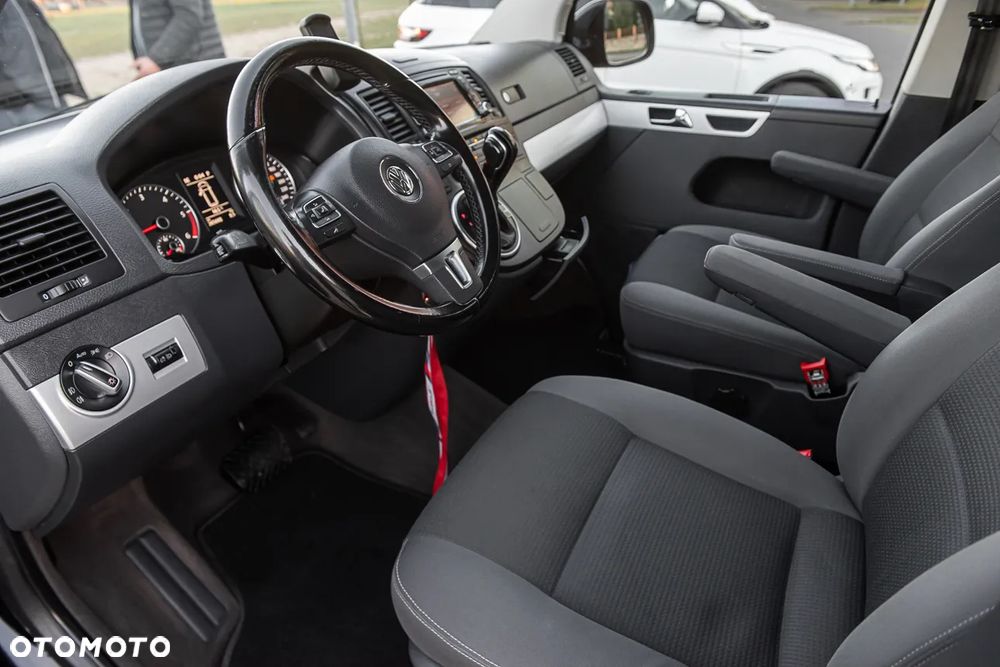 Volkswagen Multivan - 11