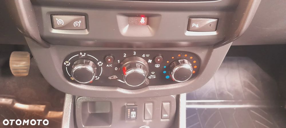 Dacia Duster 1.6 Laureate - 17