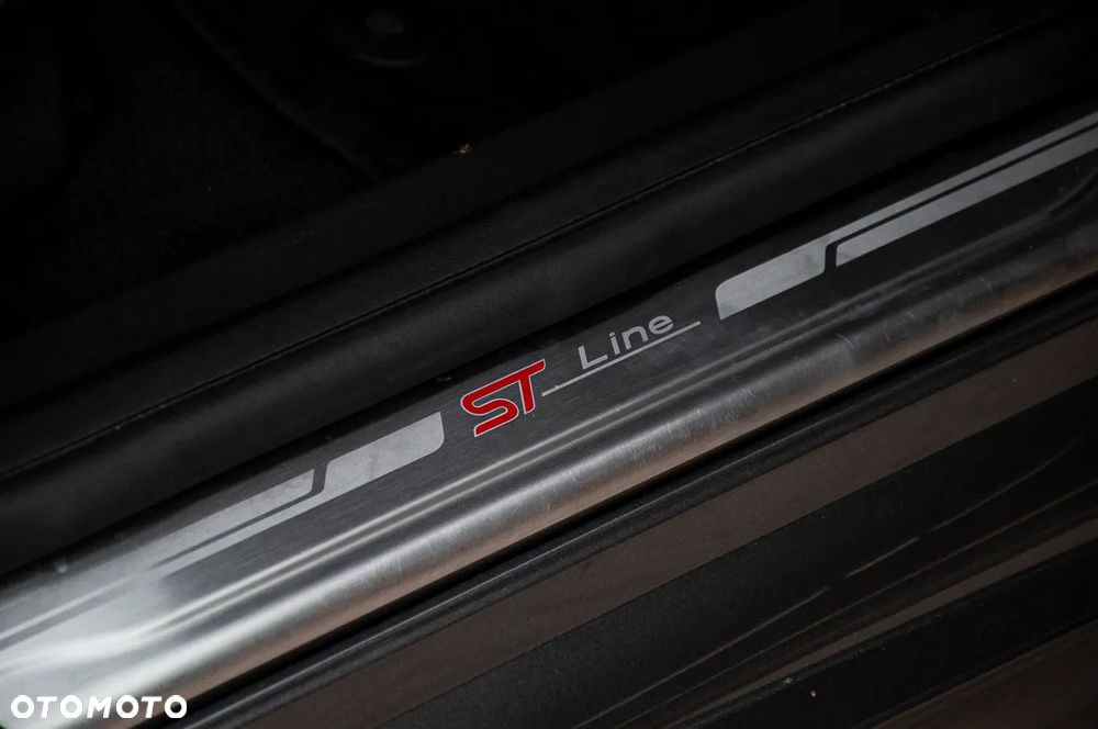 Ford Focus 1.5 EcoBoost ST-Line - 29