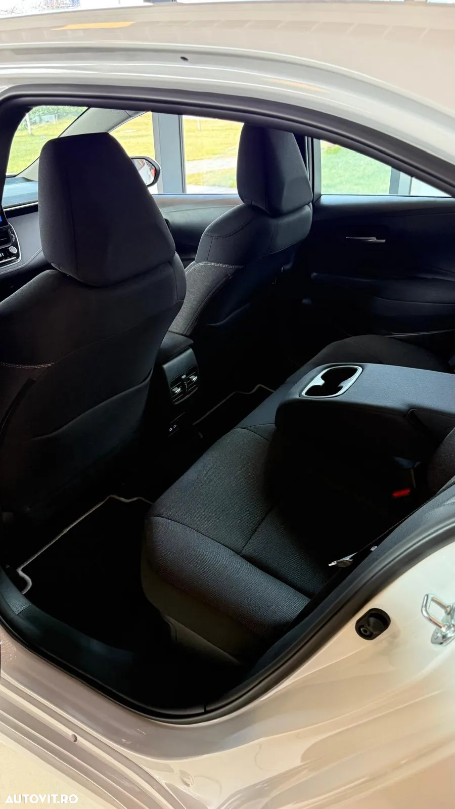 Toyota Corolla 1.8 HSD Business - 19