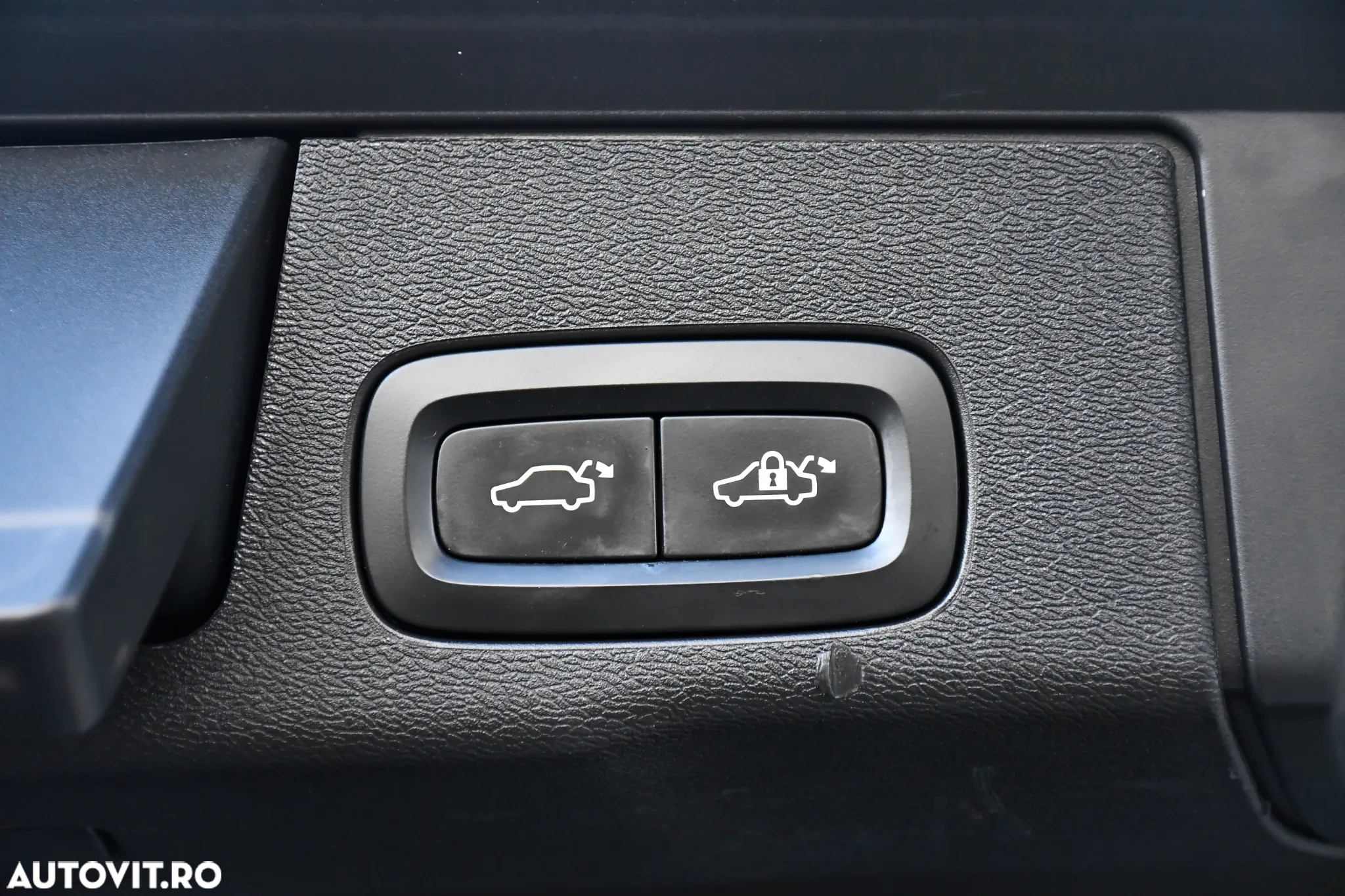 Volvo XC 60 T8 Twin Engine AWD Geartronic RDesign - 10
