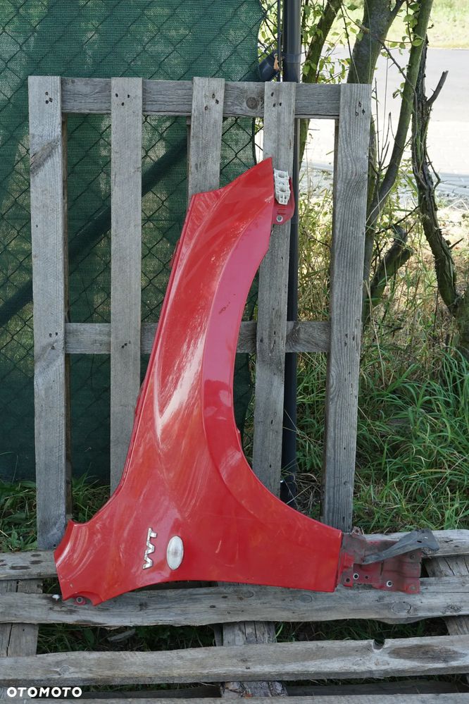 Błotnik przód przedni prawy Suzuki Grand Vitara II Z9T