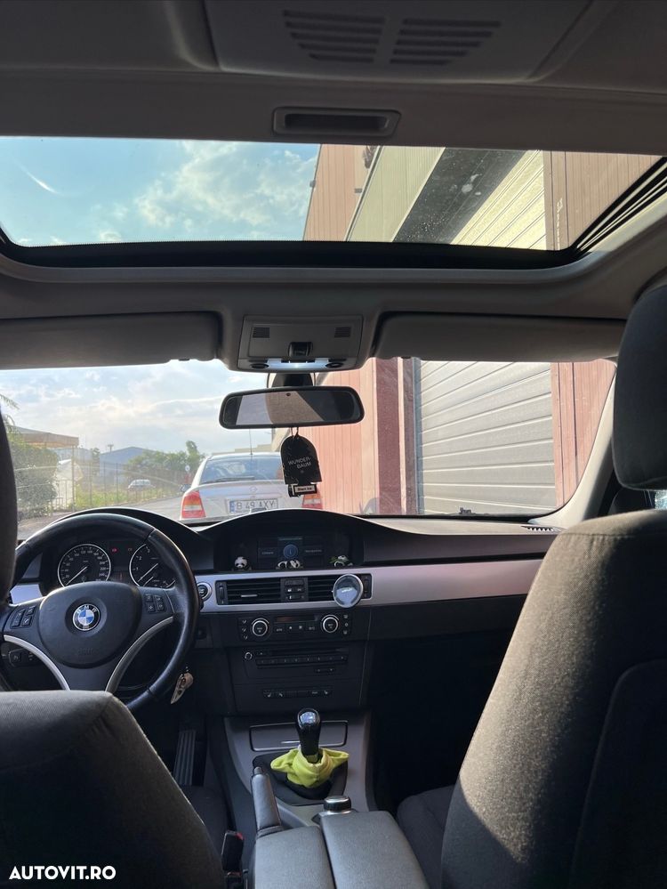 BMW Seria 3 320i Touring - 3