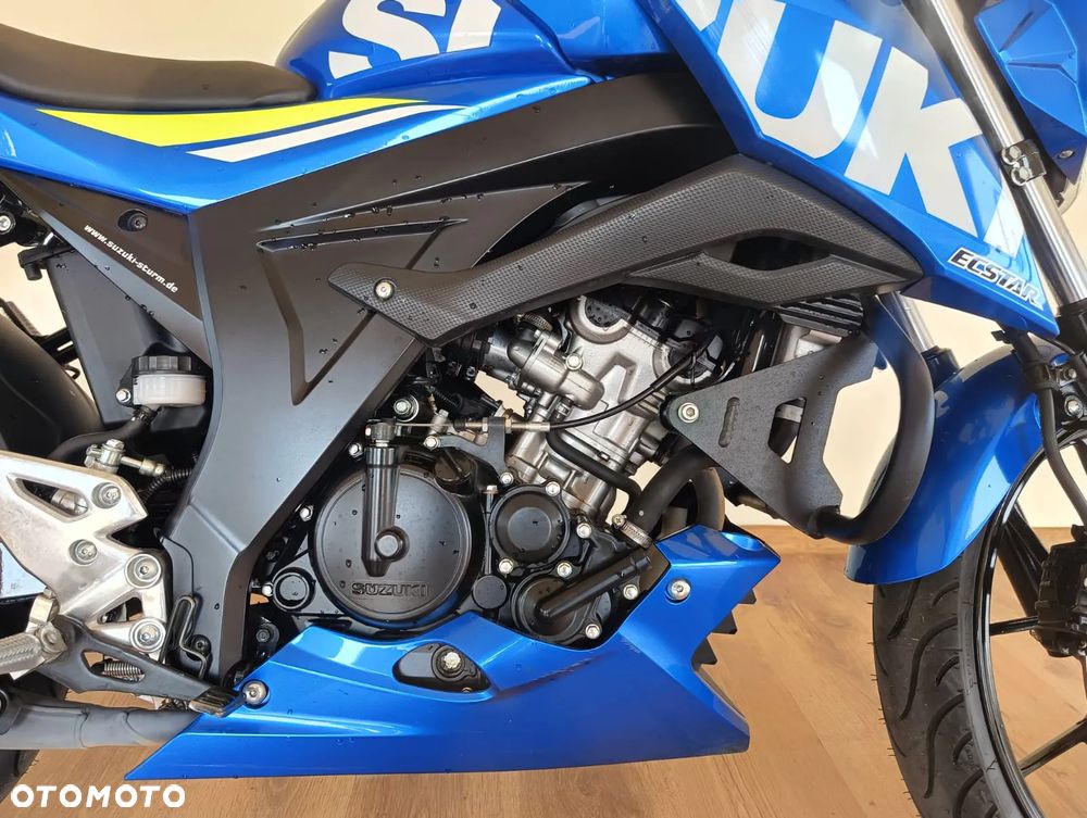 Suzuki GSX - 13