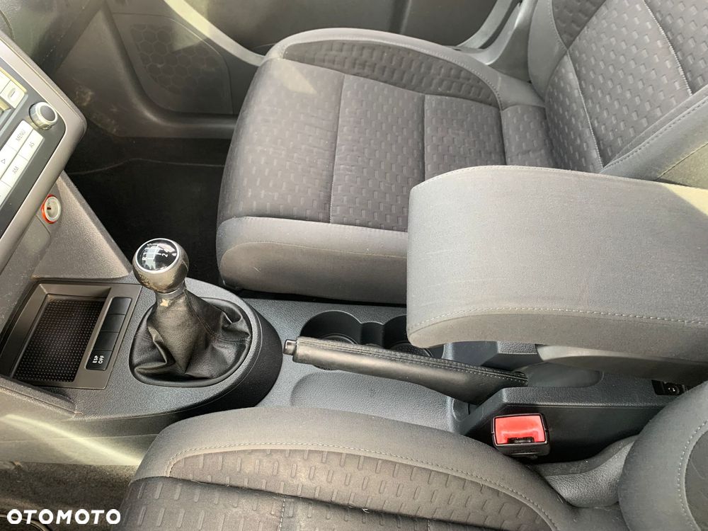 Volkswagen Touran 2.0 TDI DPF Comfortline - 25