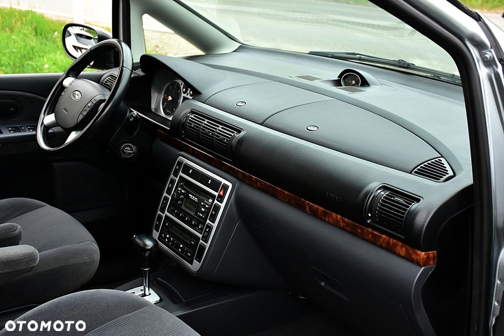 Ford Galaxy TDI Ghia - 36