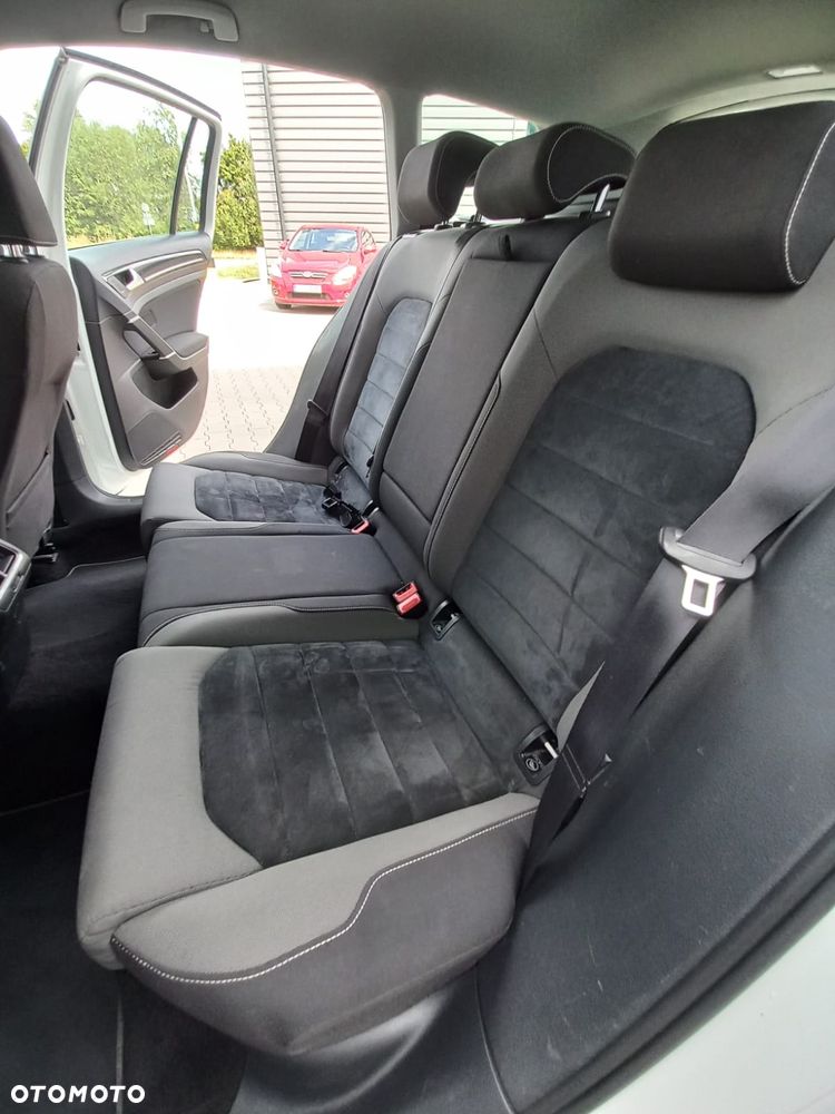 Volkswagen Golf Variant - 36