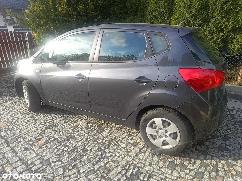 Kia Venga - 12