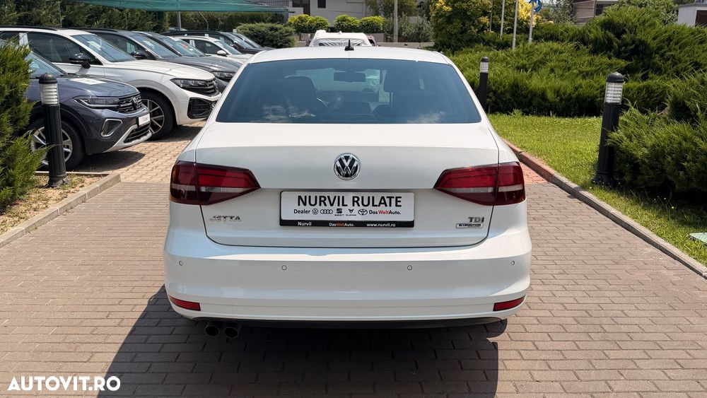 Volkswagen Jetta - 11