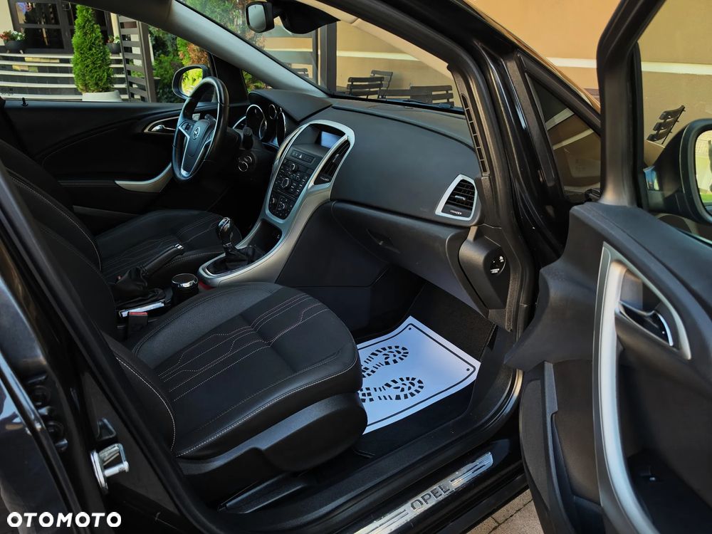 Opel Astra 1.6 Turbo 150 Jahre - 6