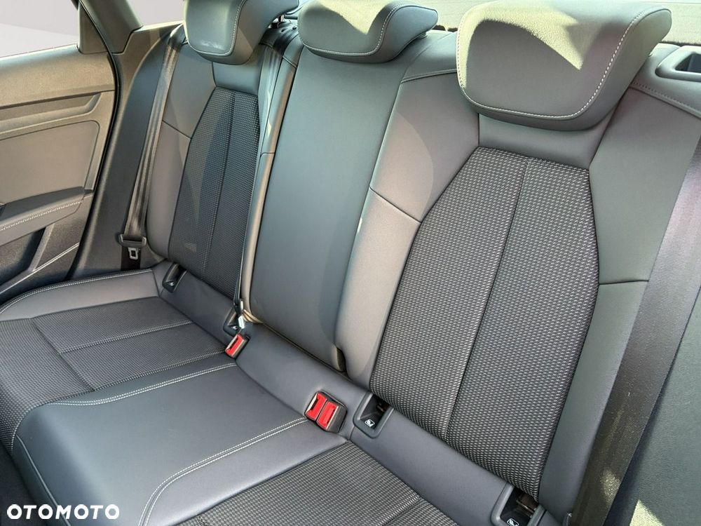 Audi A3 Limousine 40 TFSI quattro S tronic S line - 28