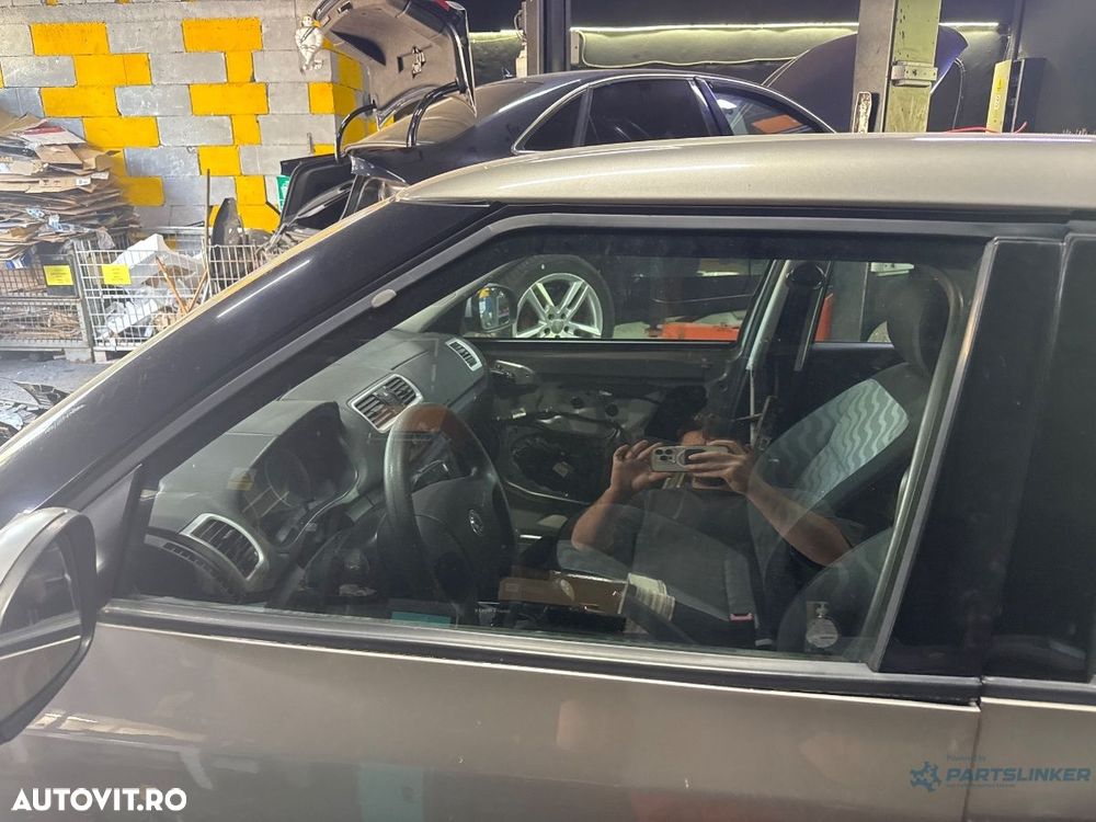 Geam portiera fata stanga SKODA FABIA II 542 2006 - 2014 1.2 1.2 BBM, CHFA 5J0845021E - 1