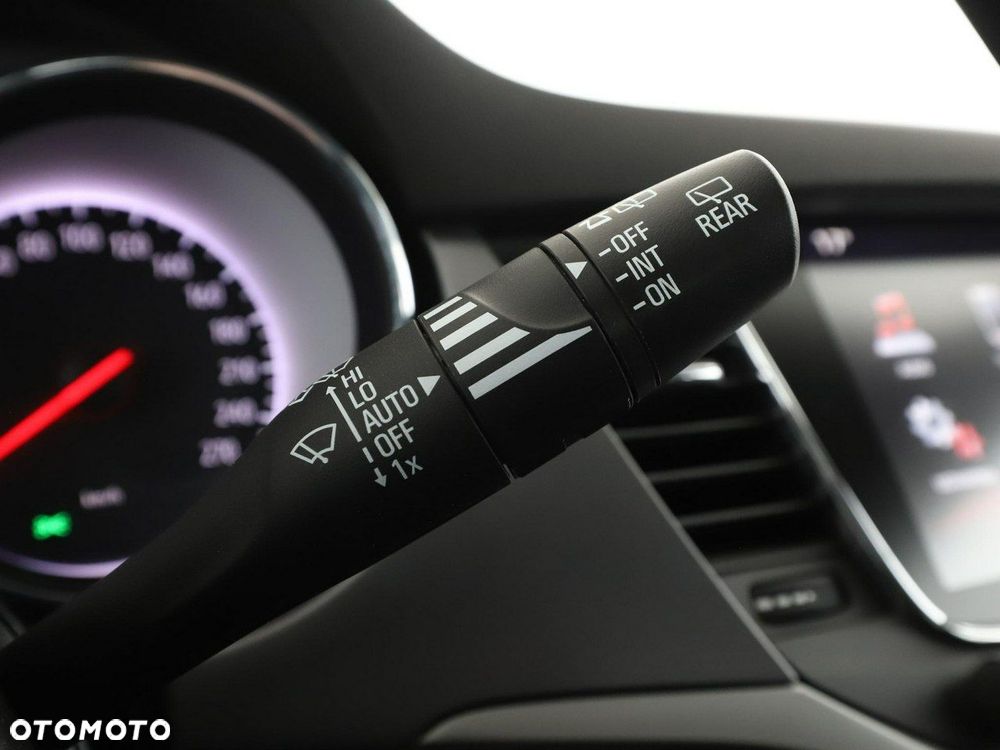 Opel Astra 1.4 Turbo Business - 31