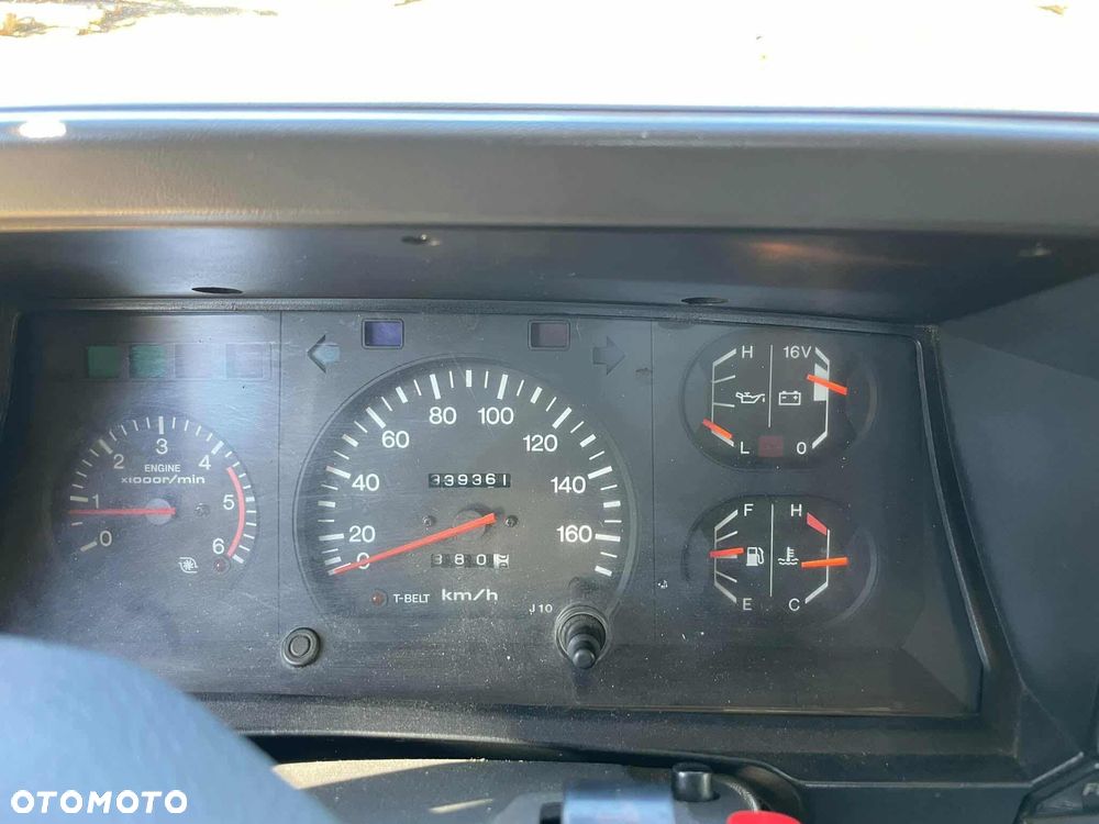 Toyota Land Cruiser KJ70 - 6