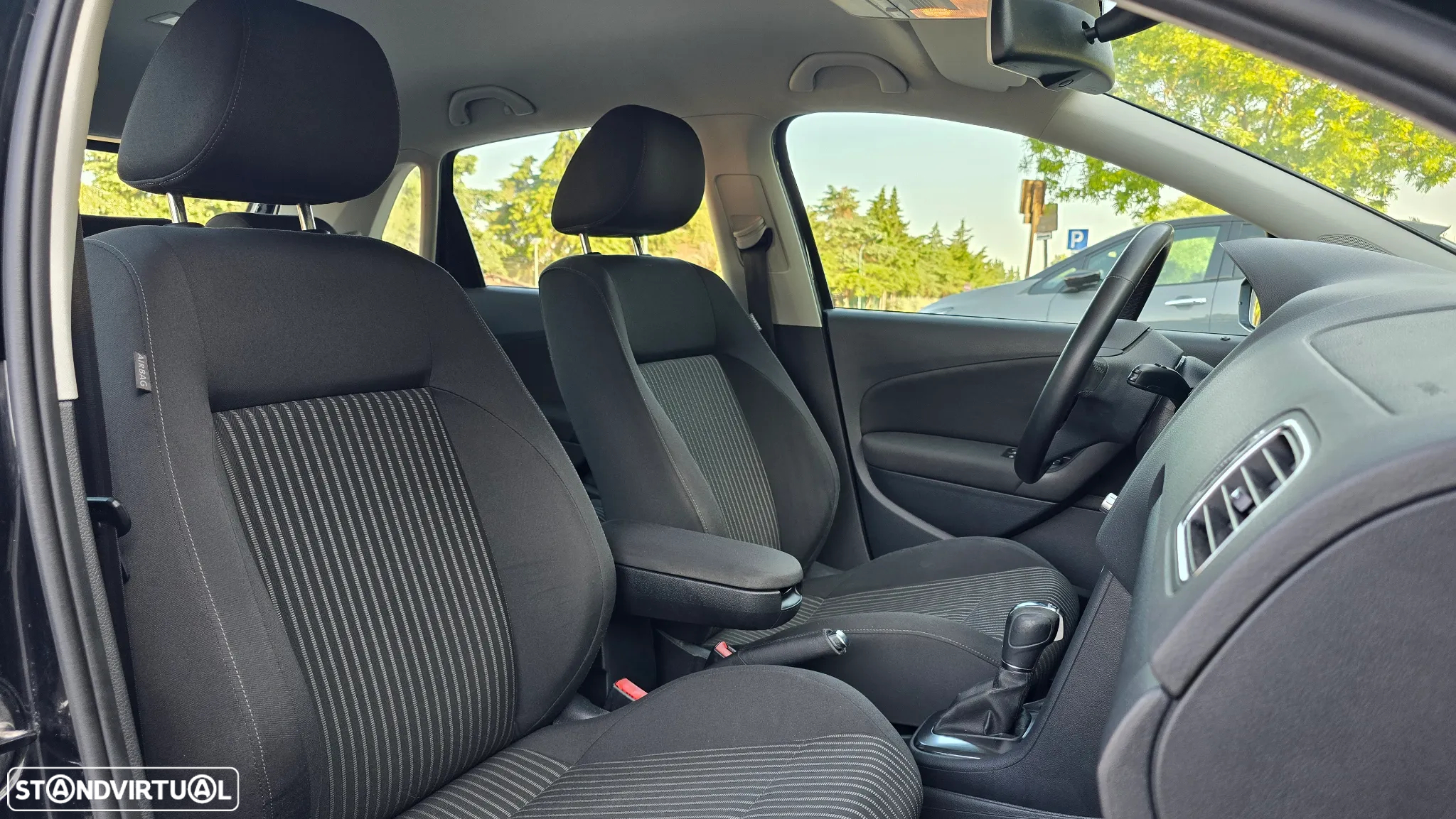 VW Polo 1.4 Highline DSG - 26