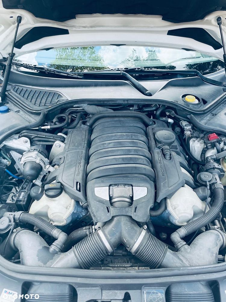 Porsche Panamera GTS PDK - 18