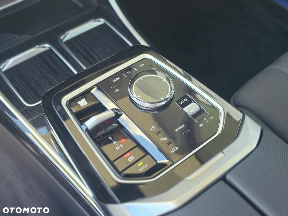 BMW Seria 7 740d xDrive mHEV sport - 27