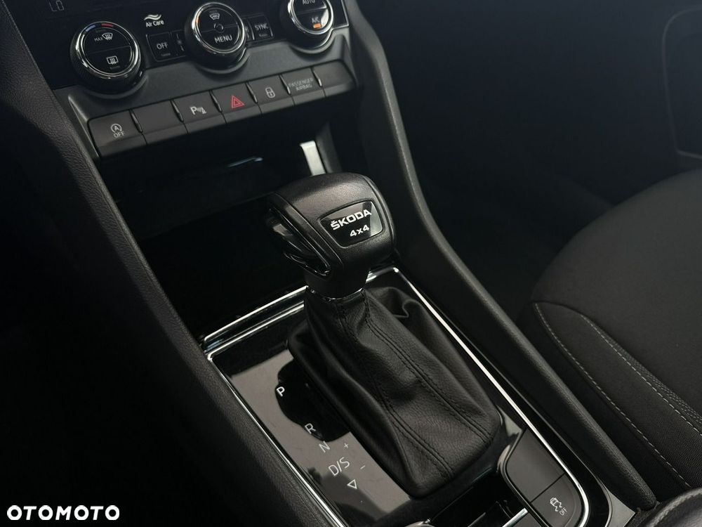 Skoda Karoq 2.0 TDI SCR 4x4 Style DSG - 28