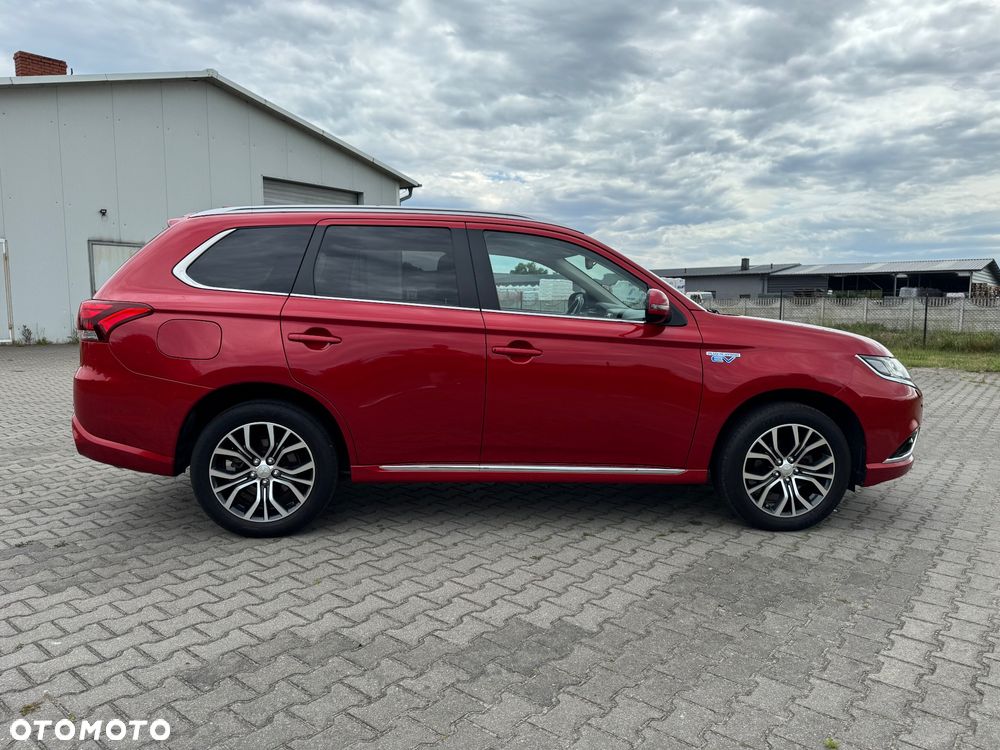 Mitsubishi Outlander - 4