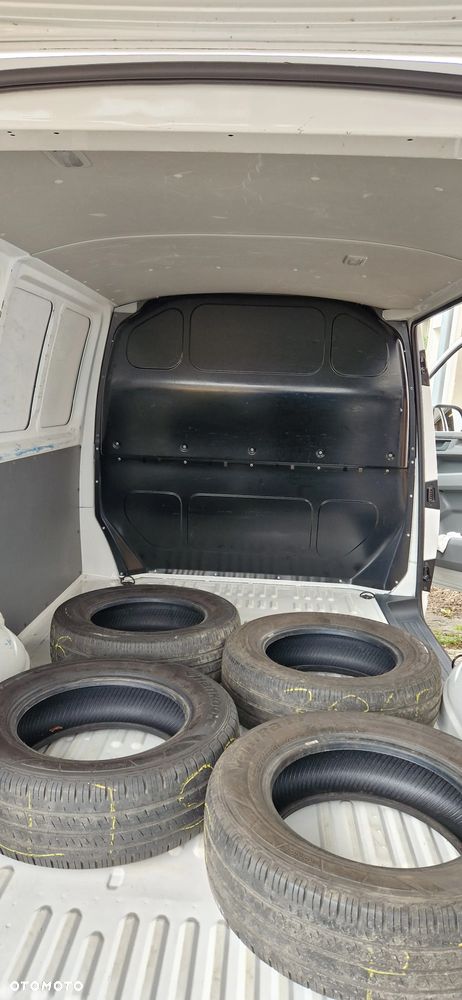Volkswagen Transporter - 8