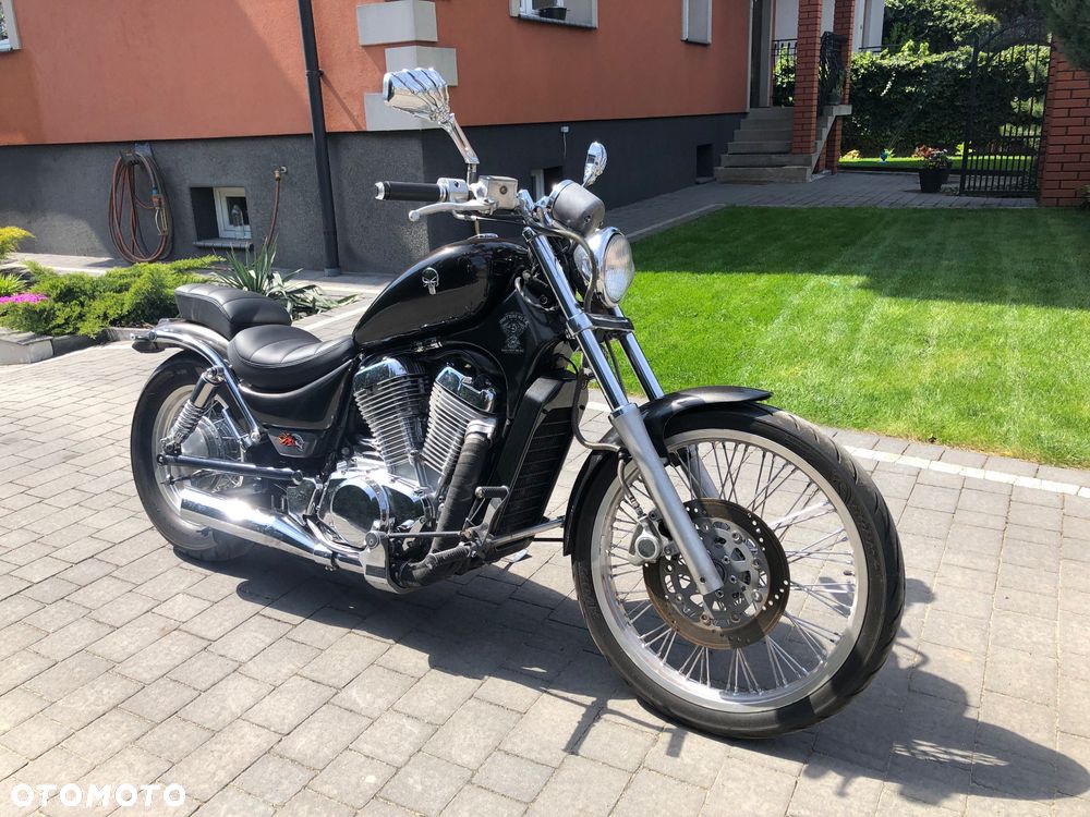 Suzuki Intruder - 12