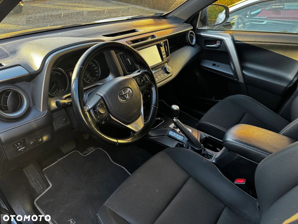 Toyota RAV4 Hybrid Premium 4x4 - 5