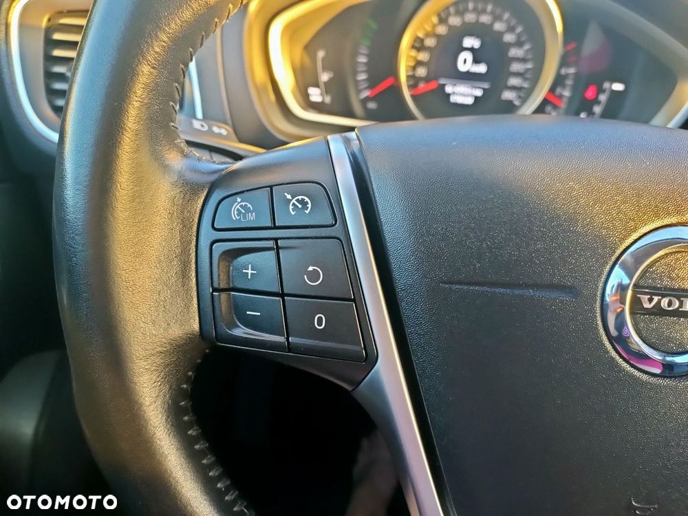Volvo V40 D2 Drive-E SCR Momentum - 23