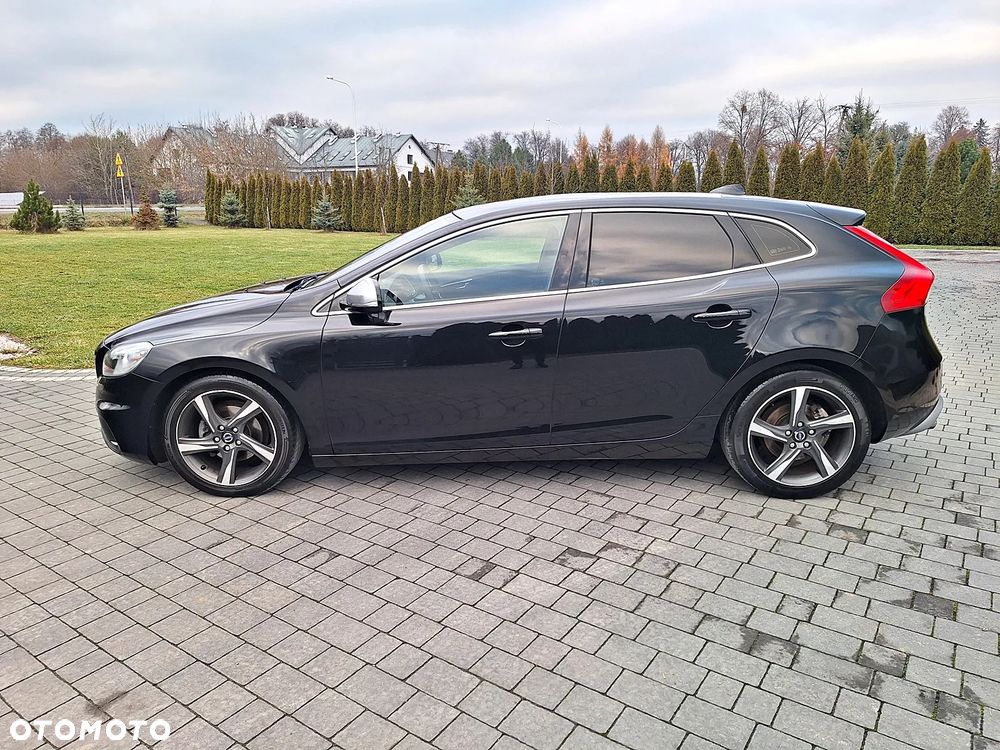 Volvo V40 D2 R Design - 11