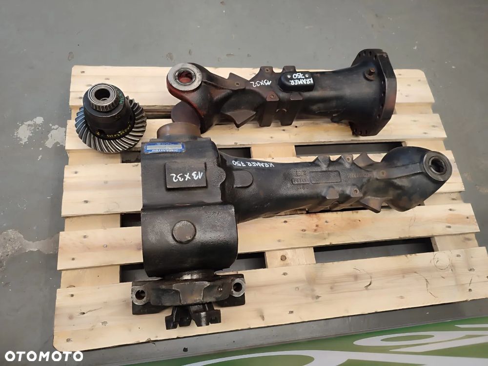 Pochwa mostu 221/65-004 2210100361 Kramer Allrad 750T - 3