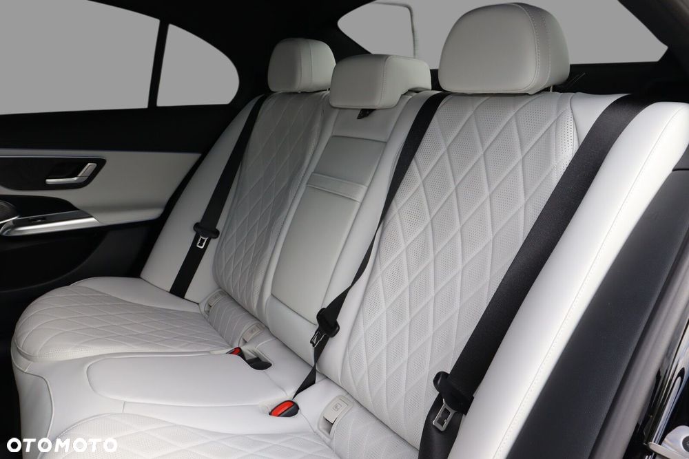 Mercedes-Benz Klasa E 220 d mHEV 4-Matic AMG 9G-Tronic - 17
