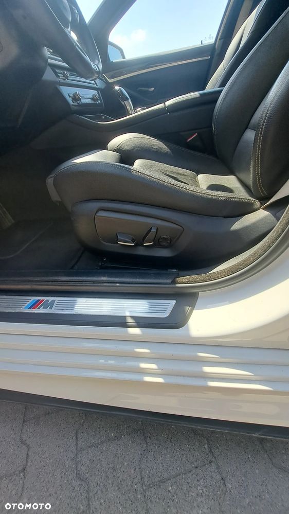 BMW Seria 5 528i - 15