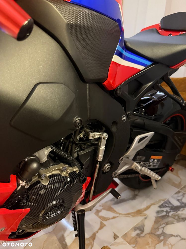 Honda CBR - 8
