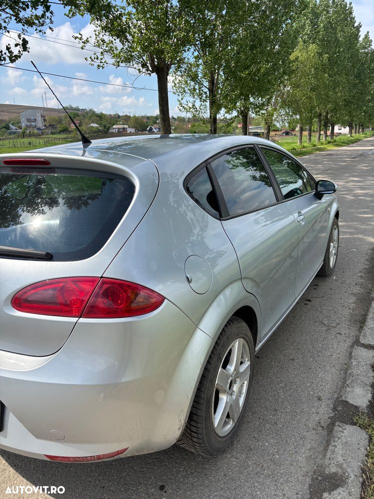 Seat Leon 2.0 TDI DSG Stylance - 4