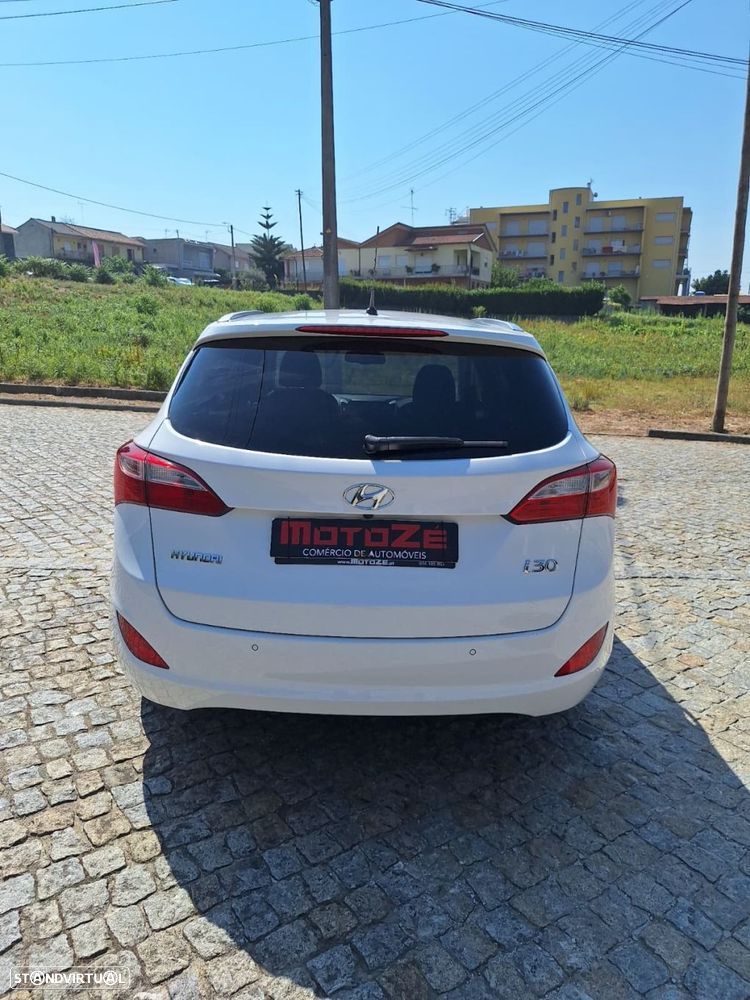 Hyundai i30 SW 1.6 CRDi Style J17 - 6