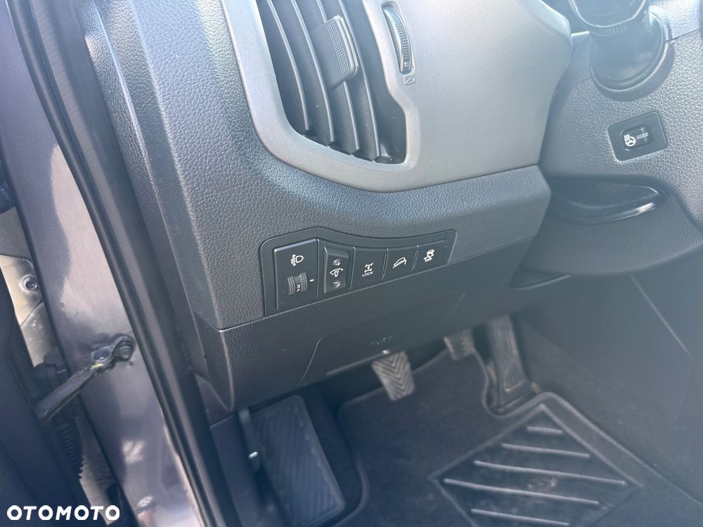 Kia Sportage 2.0 CRDI 4WD Attract - 13