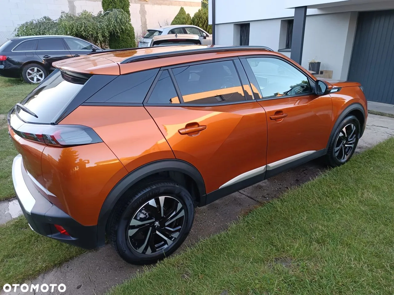 Peugeot 2008 PureTech 130 EAT8 Allure - 4