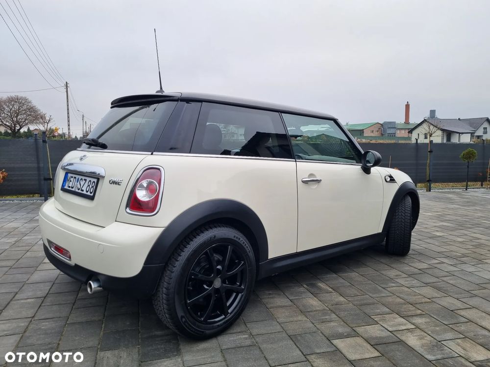 MINI ONE Brick Lane - 17