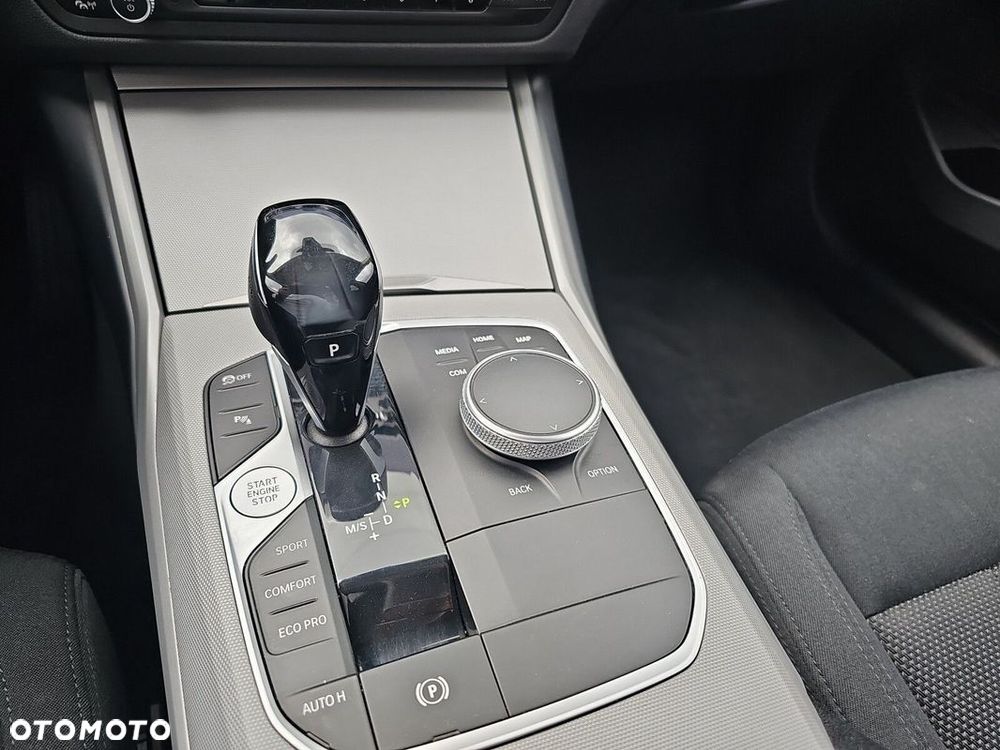 BMW Seria 3 318d Advantage - 28