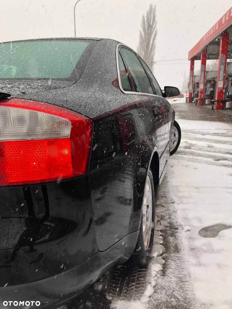 Audi A4 Limousine - 15