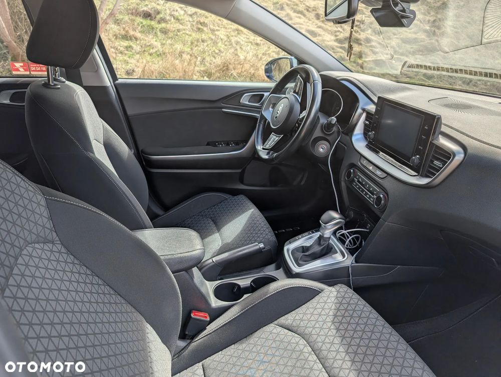 Kia Ceed 1.5 T-GDI M DCT - 9