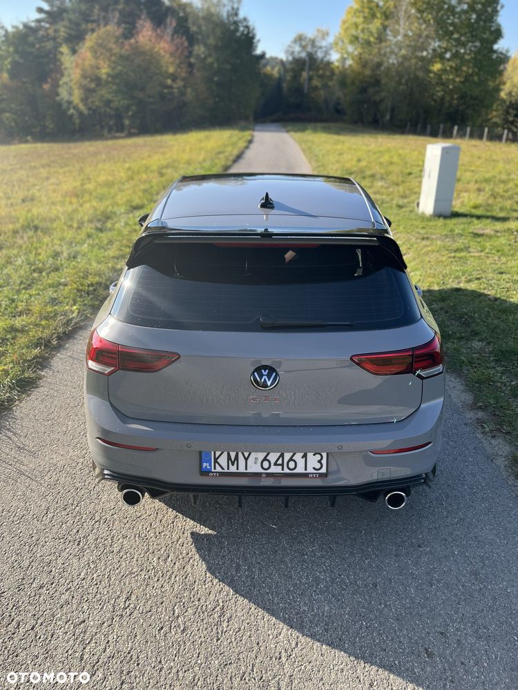 Volkswagen Golf - 11