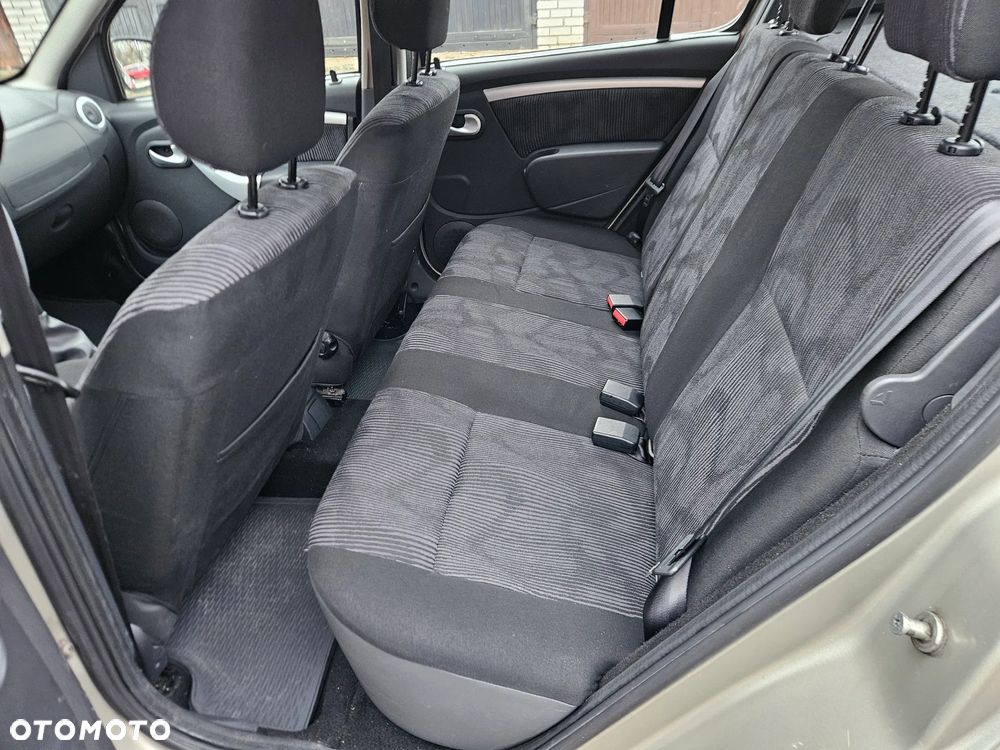 Dacia Sandero 1.6 Laureate - 8