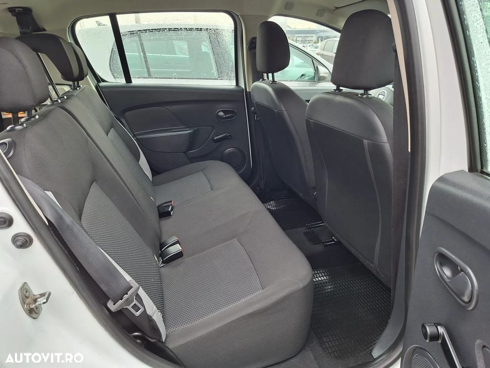 Dacia Sandero - 8