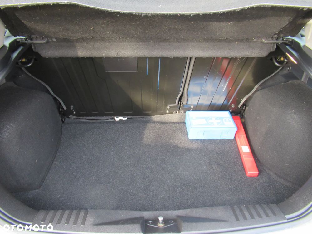 Ford Fiesta 1.4 Ghia - 36