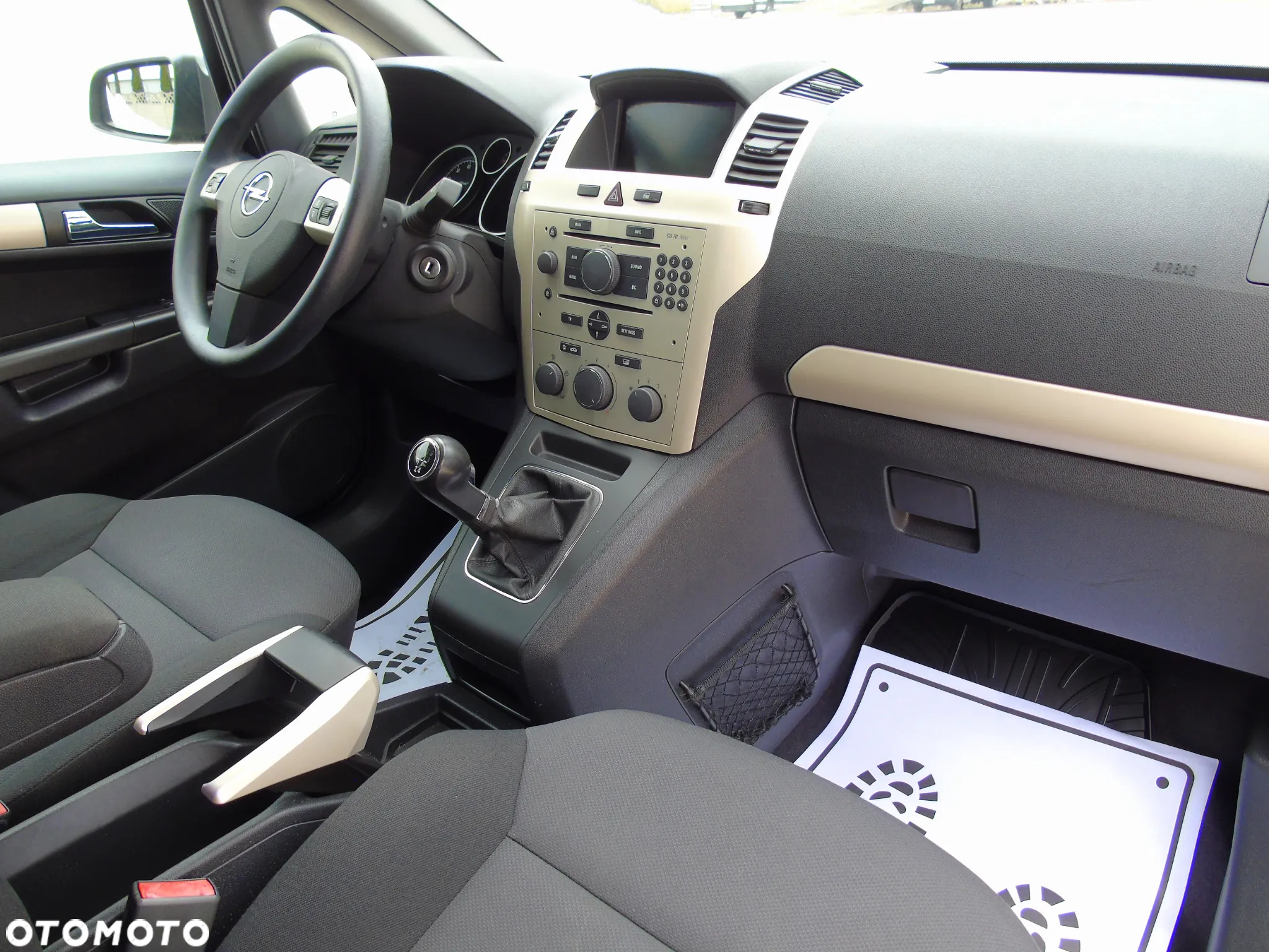 Opel Zafira 1.8 Navi - 21