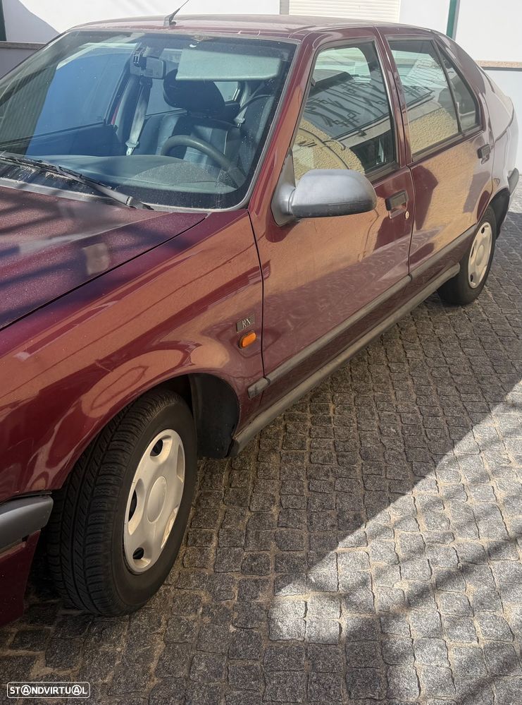 Renault 19