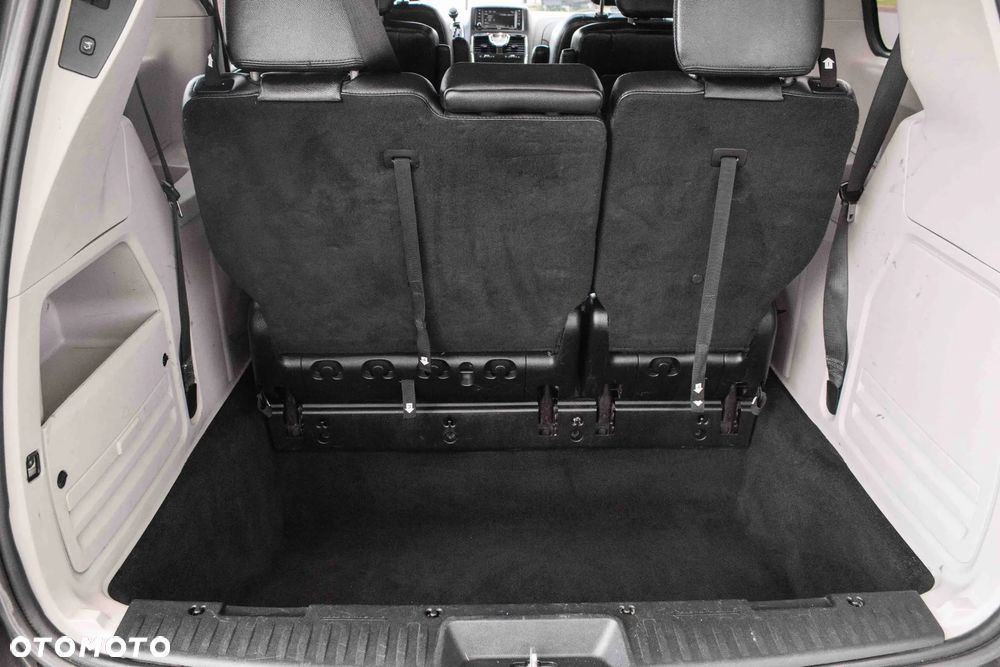 Chrysler Town & Country 3.6 Touring - 25