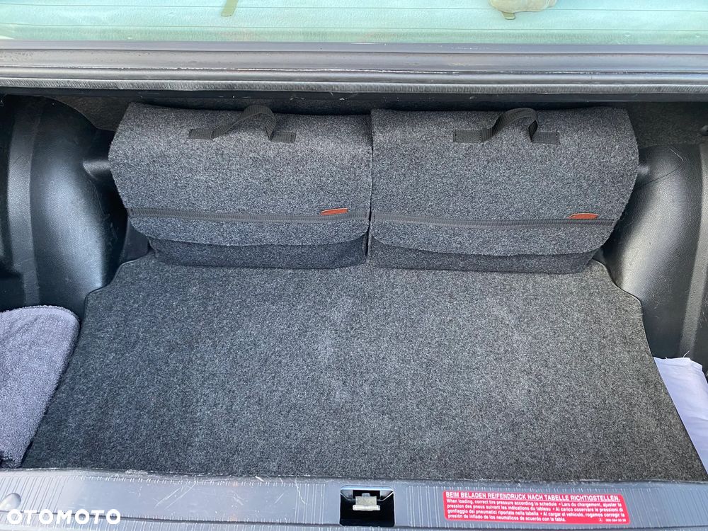 Mercedes-Benz W201 (190) - 12